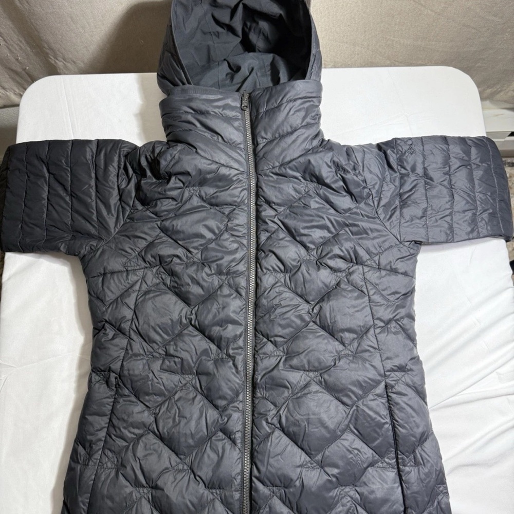 Columbia Women’s Small Reversible Puffer Jacket 600 Fill Down Hooded Color Black
